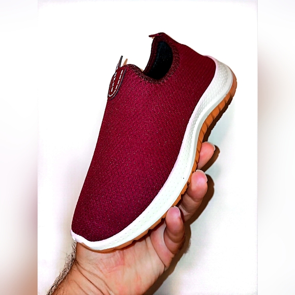 Unisex Solid Slip On Sneakers Comfy Non Slip Soft Sole Shoes for Men & Women - Picture 5 of 10